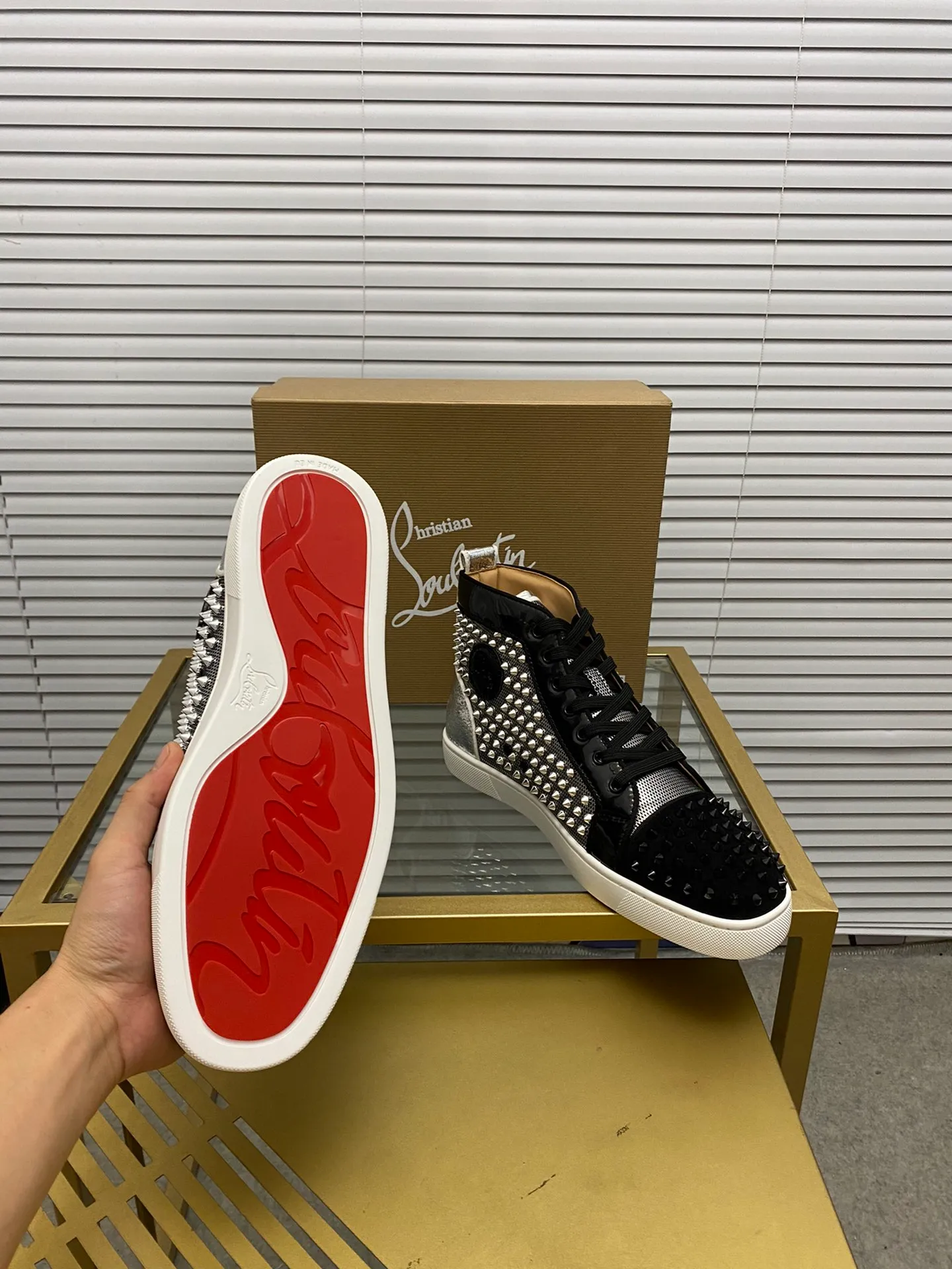 (Customized model) Ex-factory price is 540. christian louboutin (CL red sole shoes) counter series, casual sneakers for couples 📢 📢 📢 Exclusive hot style release 🎈🎈💪 Movable latex feet 👻 Finished outsole line [Proud] 😝Female 35-40# Male 38#-46, global supply😝 [Top version]: Original imported genuine leather upper, top original leather lining, original molded TPU outsole, original 1:1 detail processing, original shoe last,